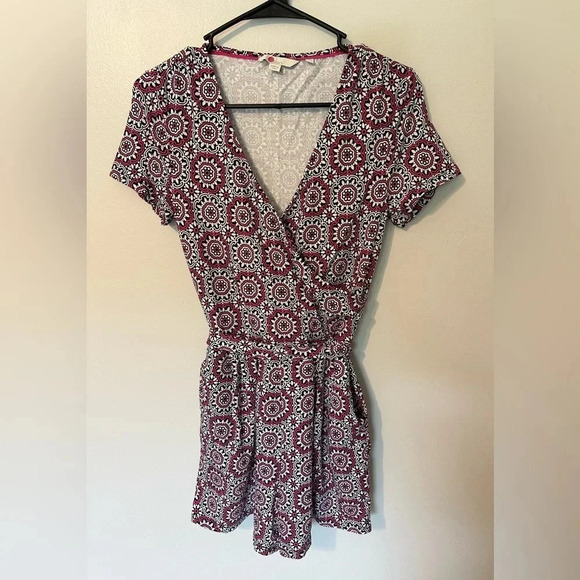 Boden Caroline Modal Jersey Sun Tile Faux Wrap Belted Romper Pink White 4 - Picture 3 of 13